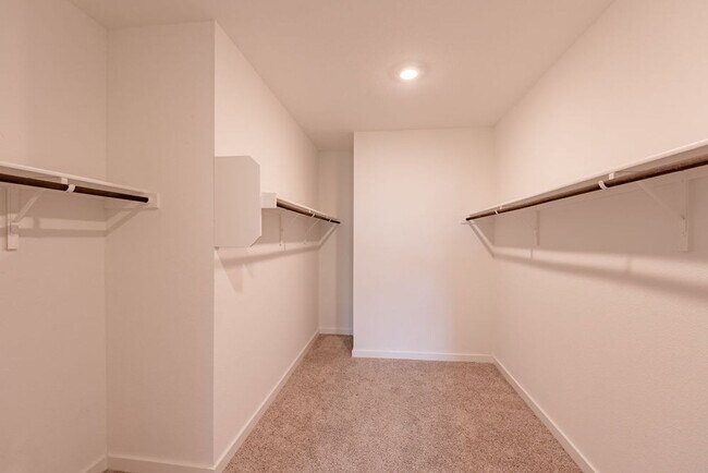 Building Photo - Modern 4 bedroom, 3 bathroom home in Canta...