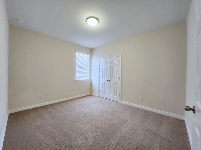 Building Photo - 10551 Paula Bluff Ln