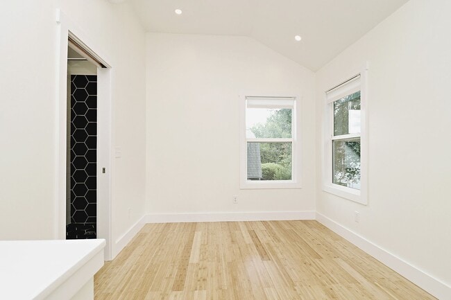 Building Photo - Light-Filled Downtown Studio Near UVA Medical Center