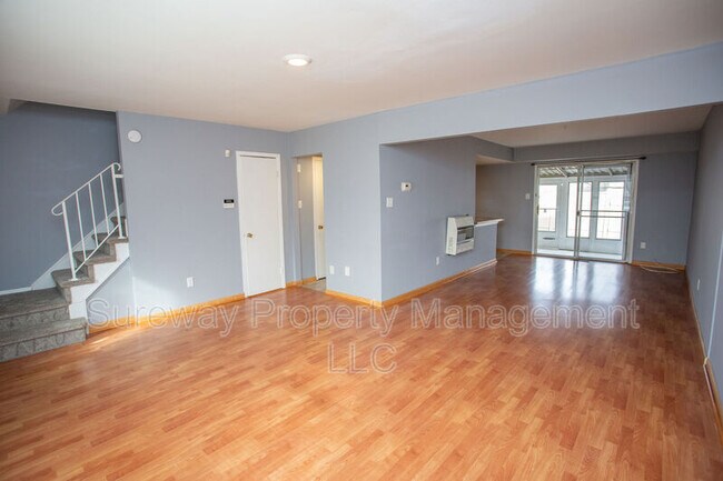 Building Photo - 16 Radnor Ct