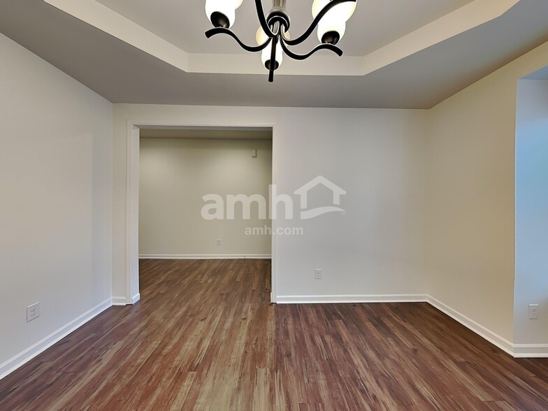 Building Photo - 1505 Ridge Haven Rd