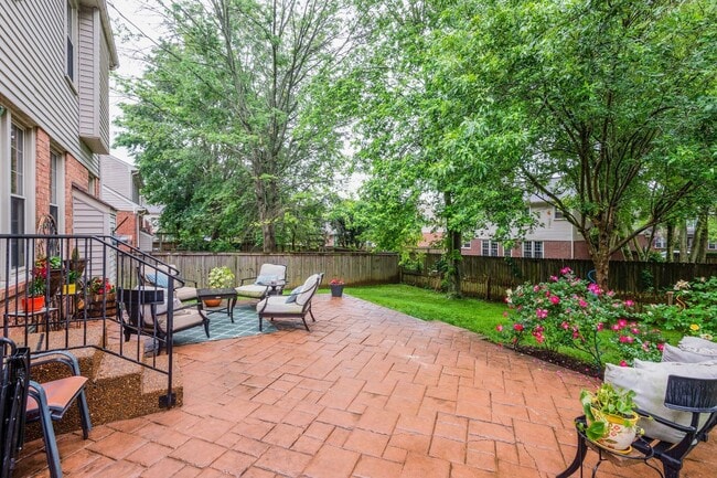 Building Photo - 511 Prince of Wales Ct