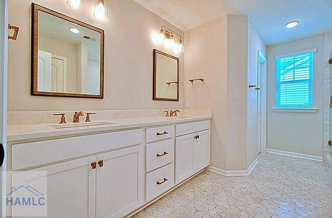 Building Photo - 25 Ashmont St