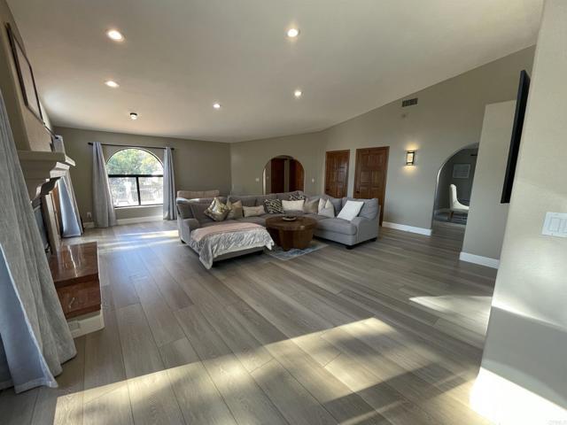 Building Photo - 15290 Moonglow Dr