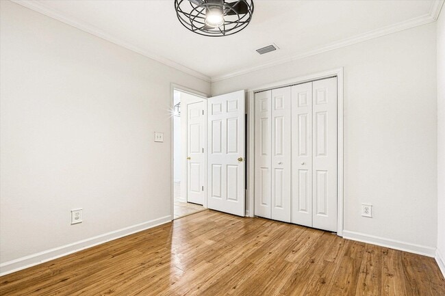 Building Photo - 335 Dreadnaught Ct