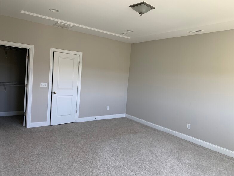 Master Bedroom - 2631 Statesville Ave