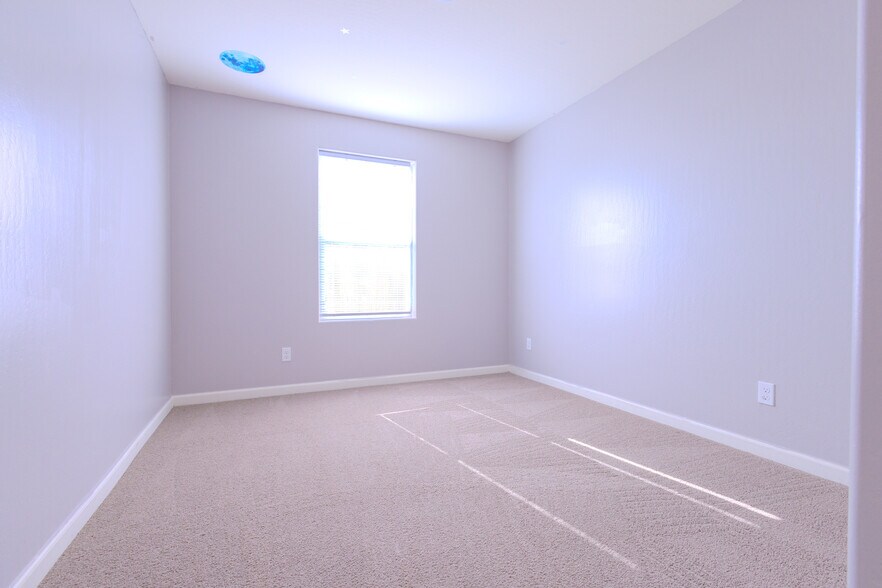 Building Photo - 5803 Vespucci Ave