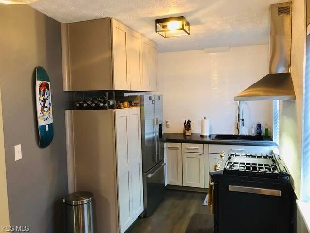 Building Photo - 2451 Professor Ave