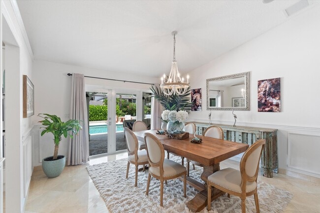 Building Photo - 830 NE Boca Bay Colony Dr