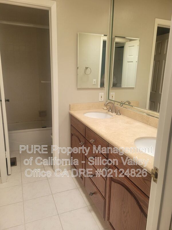 Building Photo - 114 Casa Grande