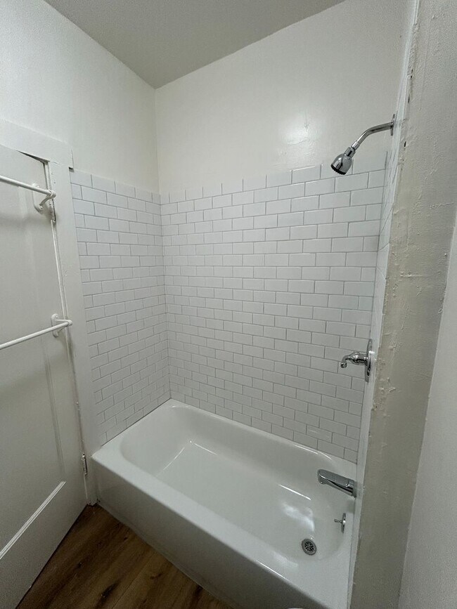 Building Photo - 655 Hyde St