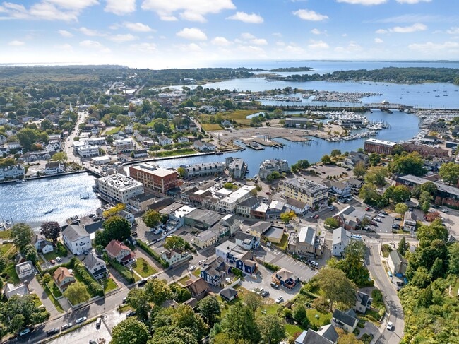 Building Photo - 5 Pearl St