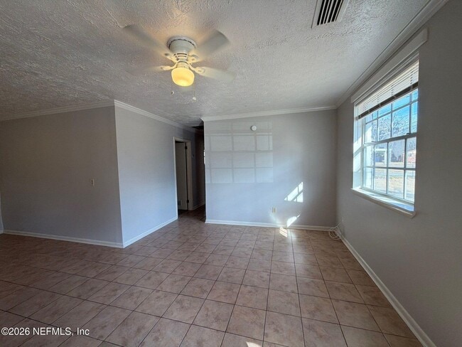 Building Photo - 10640 Arnez Rd