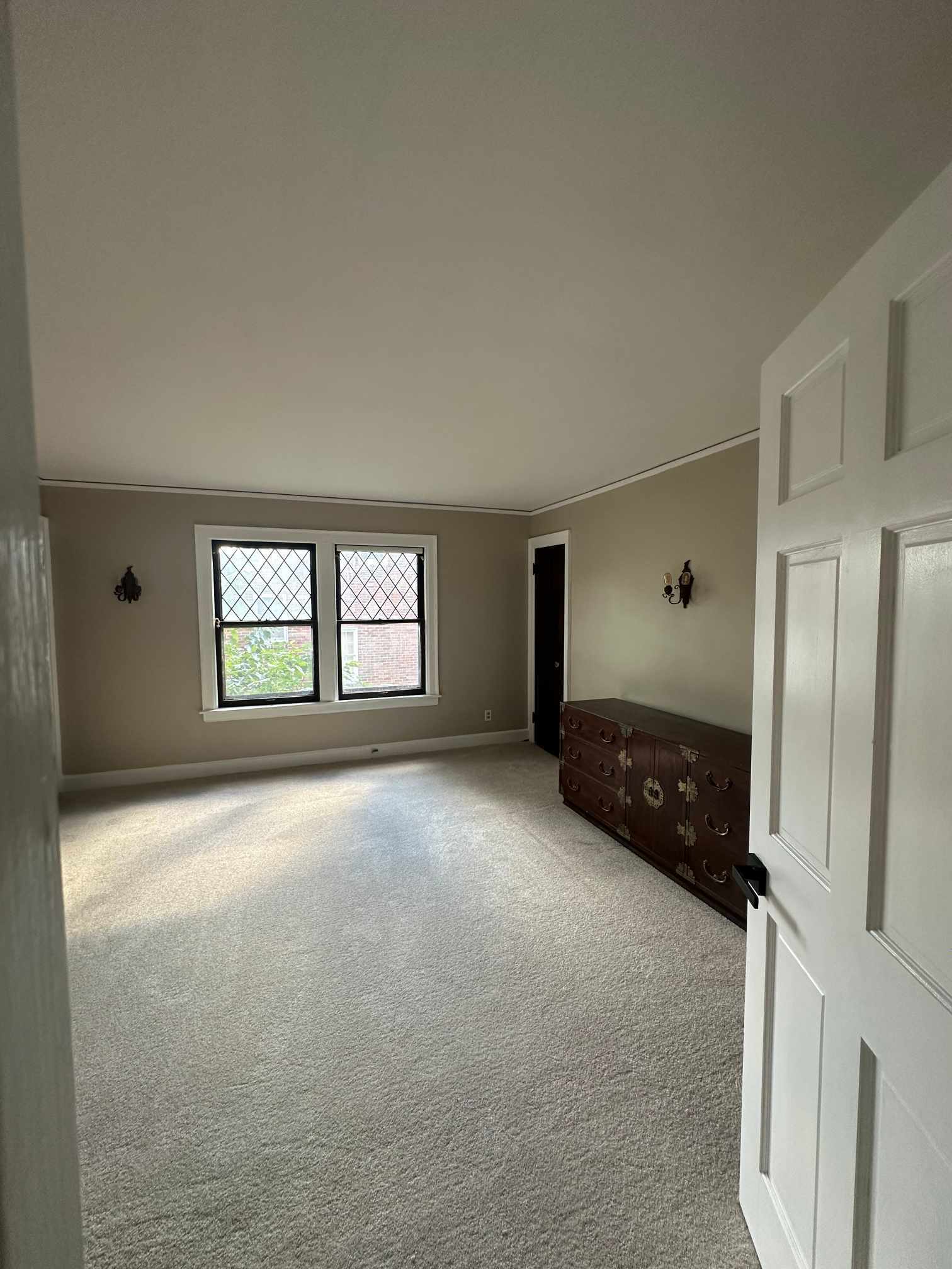 Building Photo - 15466 Artesian St