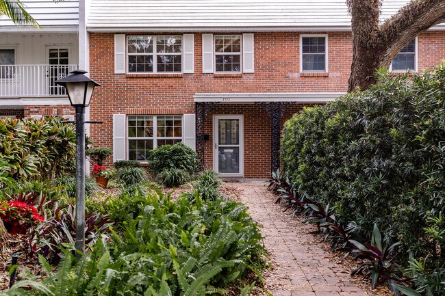 Building Photo - 2722 Cardinal Dr