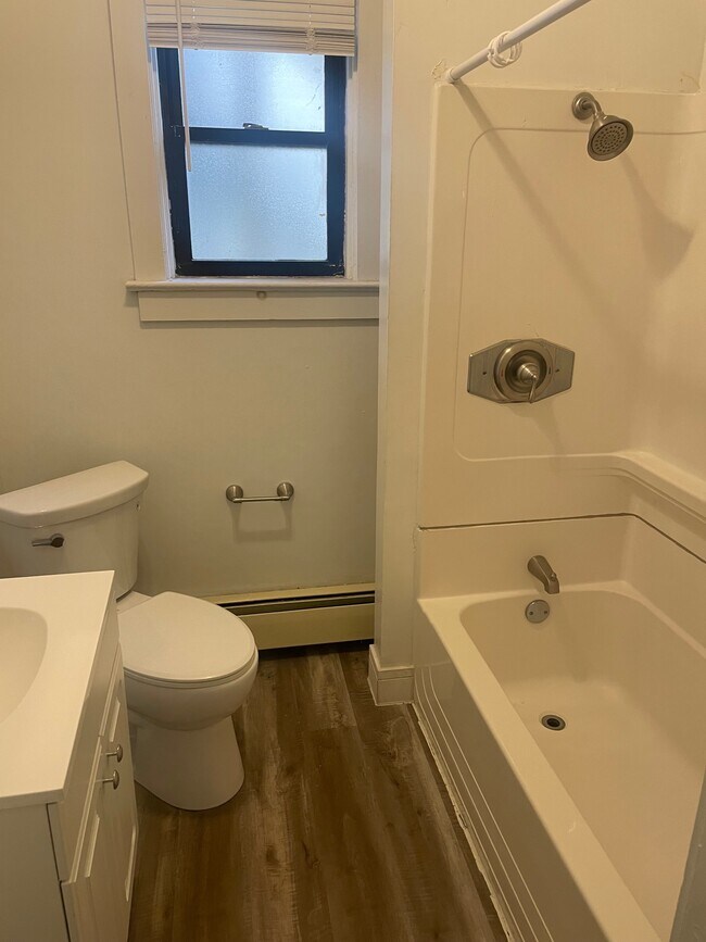 Building Photo - 2809 Neeld Ave