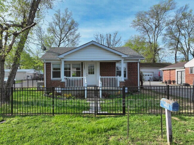 Building Photo - 501 Small St