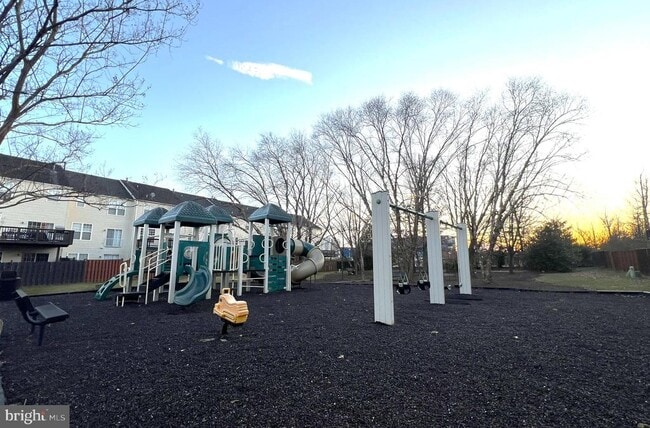 Building Photo - 45504 Trail Run Terrace