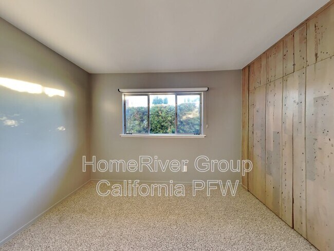 Building Photo - 6435 Mammoth Ave