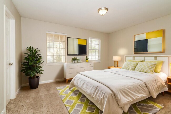 Building Photo - 17327 Rolling Creek Dr