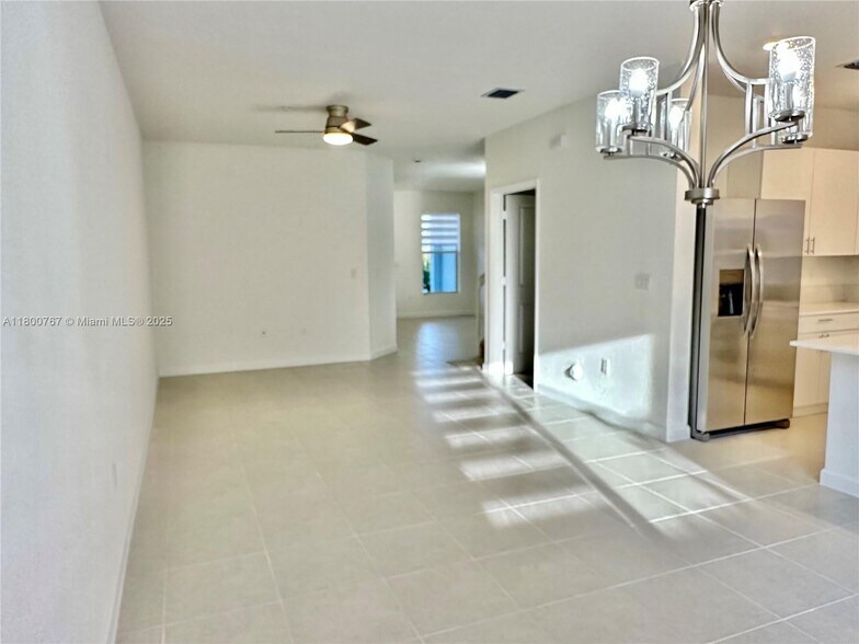 Building Photo - 114 SW 184th Pl