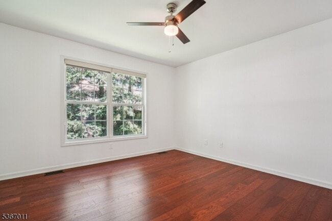 Building Photo - 315 Winthrop Dr