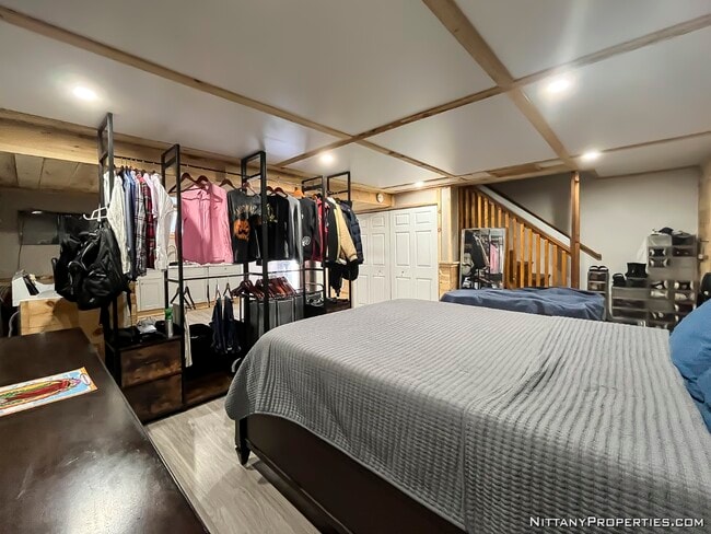 Building Photo - 120 Crestmont Ave