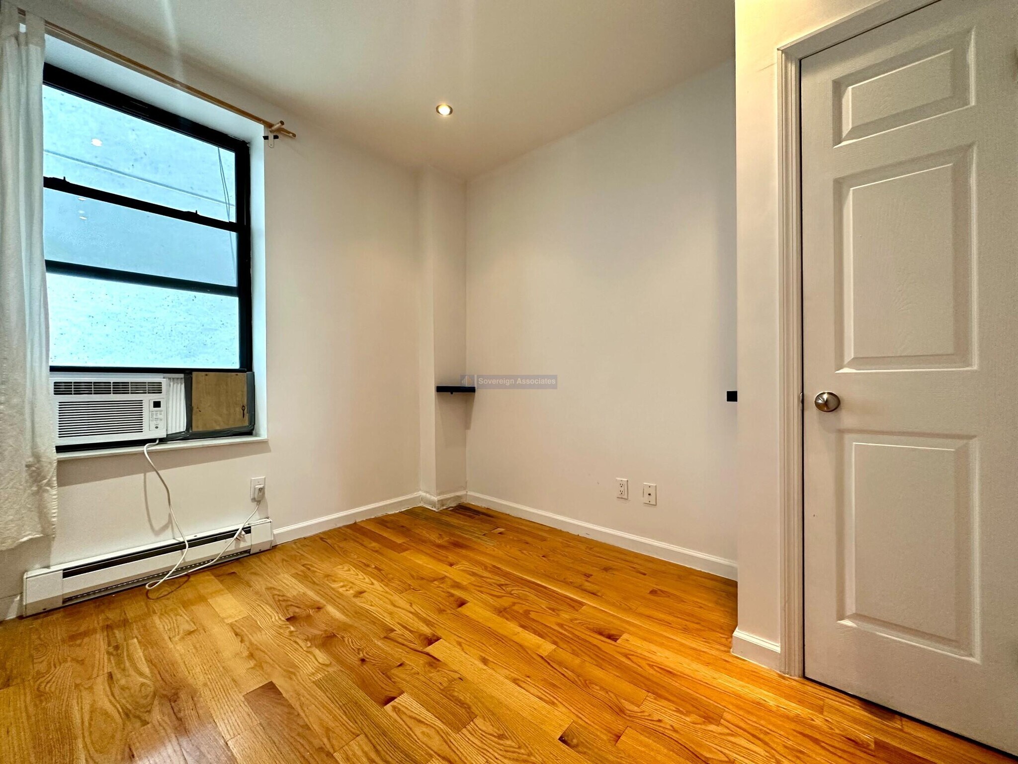 Building Photo - 953 Columbus Ave