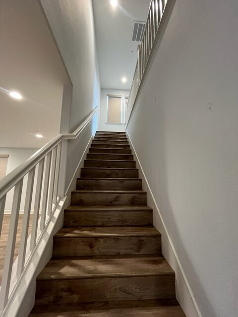 Building Photo - "Spacious 4-Bedroom Retreat with Elegant Granite Touches on Crepe Myrtle Lane!"