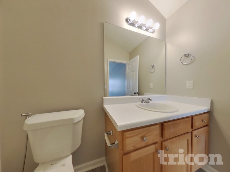 Building Photo - 1960 Lexington Ln