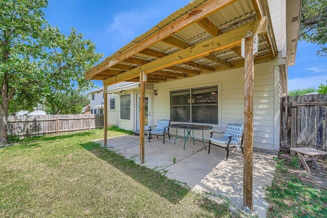 Building Photo - 2003 Erika Cove