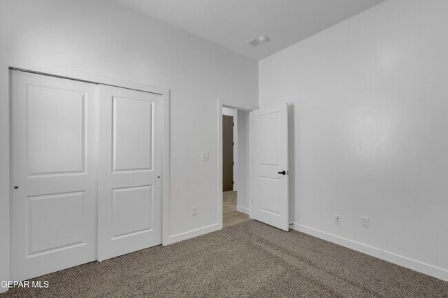 Building Photo - 15233 Expectation Ave