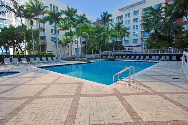 Primary Photo - 2001 Biscayne Blvd