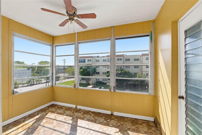 Building Photo - 4044 NW 19th St