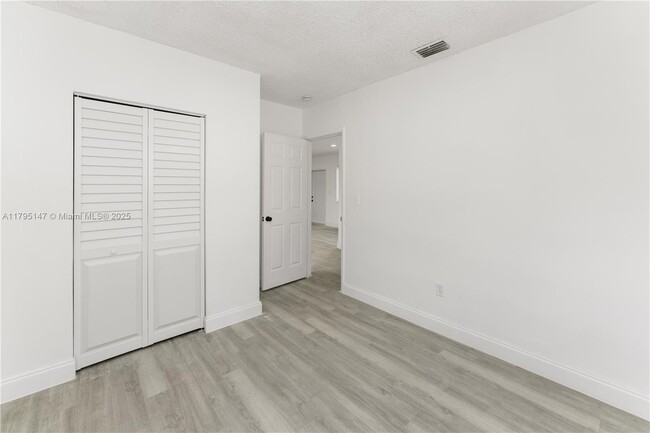 Building Photo - 11532 SW 136th Terrace