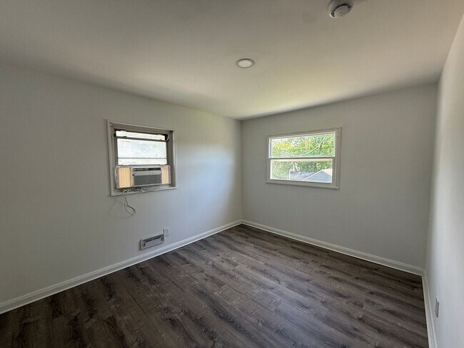 Building Photo - 7805 Brevort Rd