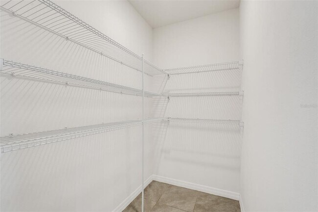 Building Photo - 3881 Brant Pl