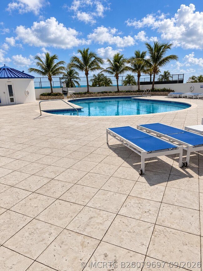 Building Photo - 1360 S Ocean Blvd