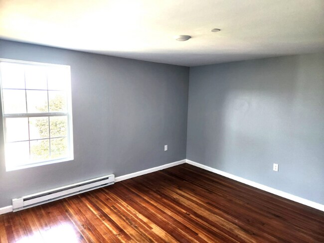 Building Photo - 19 Rutter St