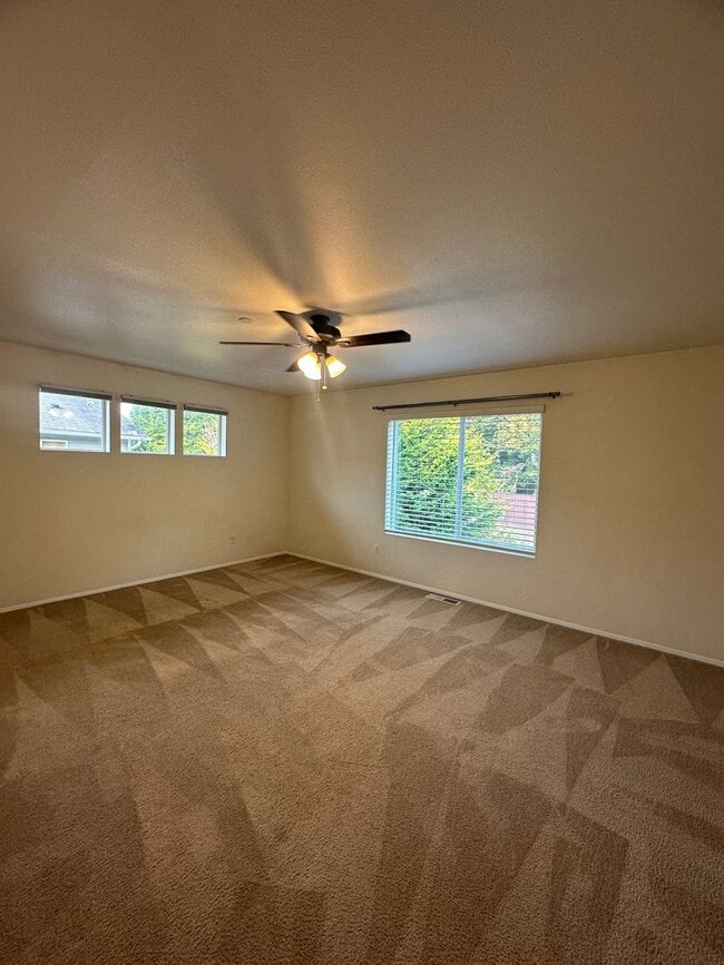 Building Photo - 1645 Sinclair Dr