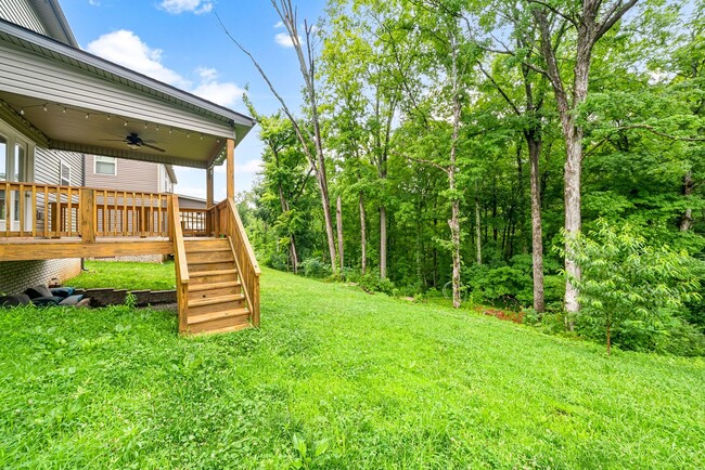 Building Photo - Pet Friendly Four Bedroom!