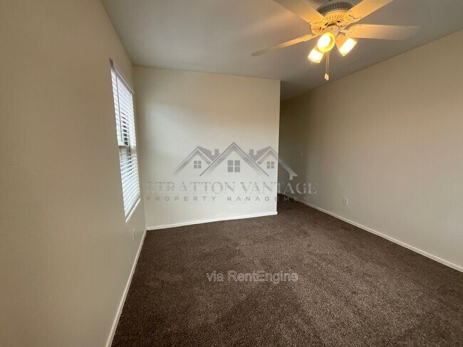 Building Photo - 25654 W Satellite Ln