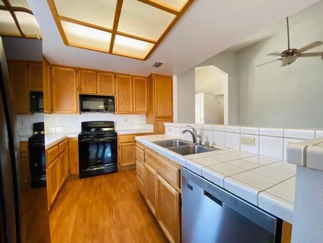 Building Photo - 271 Allport Dr