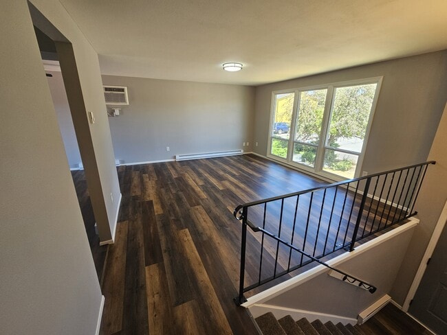 Building Photo - 2221 N Bessie Rd