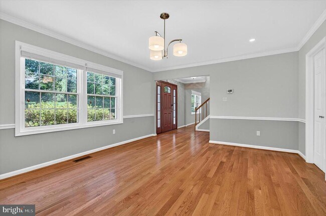 Building Photo - 8405 Overlook St