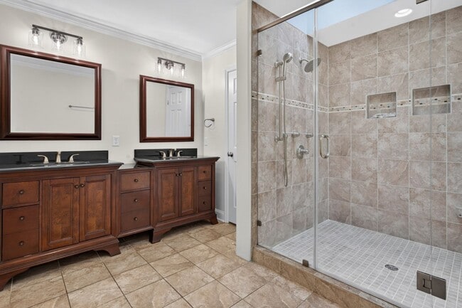 Building Photo - Beautiful home in Spring Valley