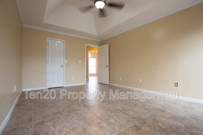 Building Photo - 25 Kalin St