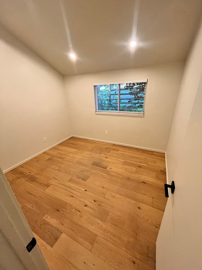 Building Photo - 1946 Green Valley Rd