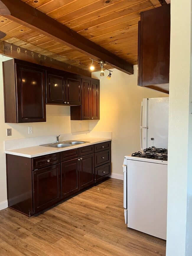 Interior Photo - Villa Fairlane