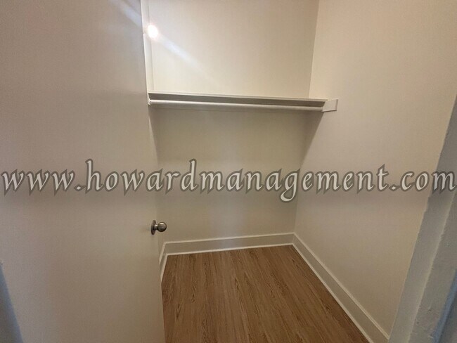 Building Photo - 00457BO